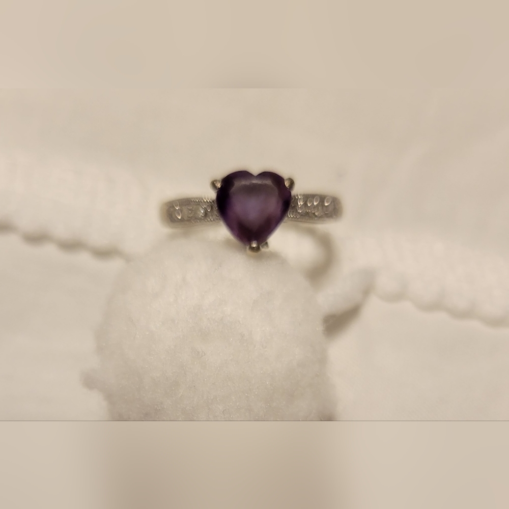 Women's Amethyst Heart Ring from Helzberg Diamond